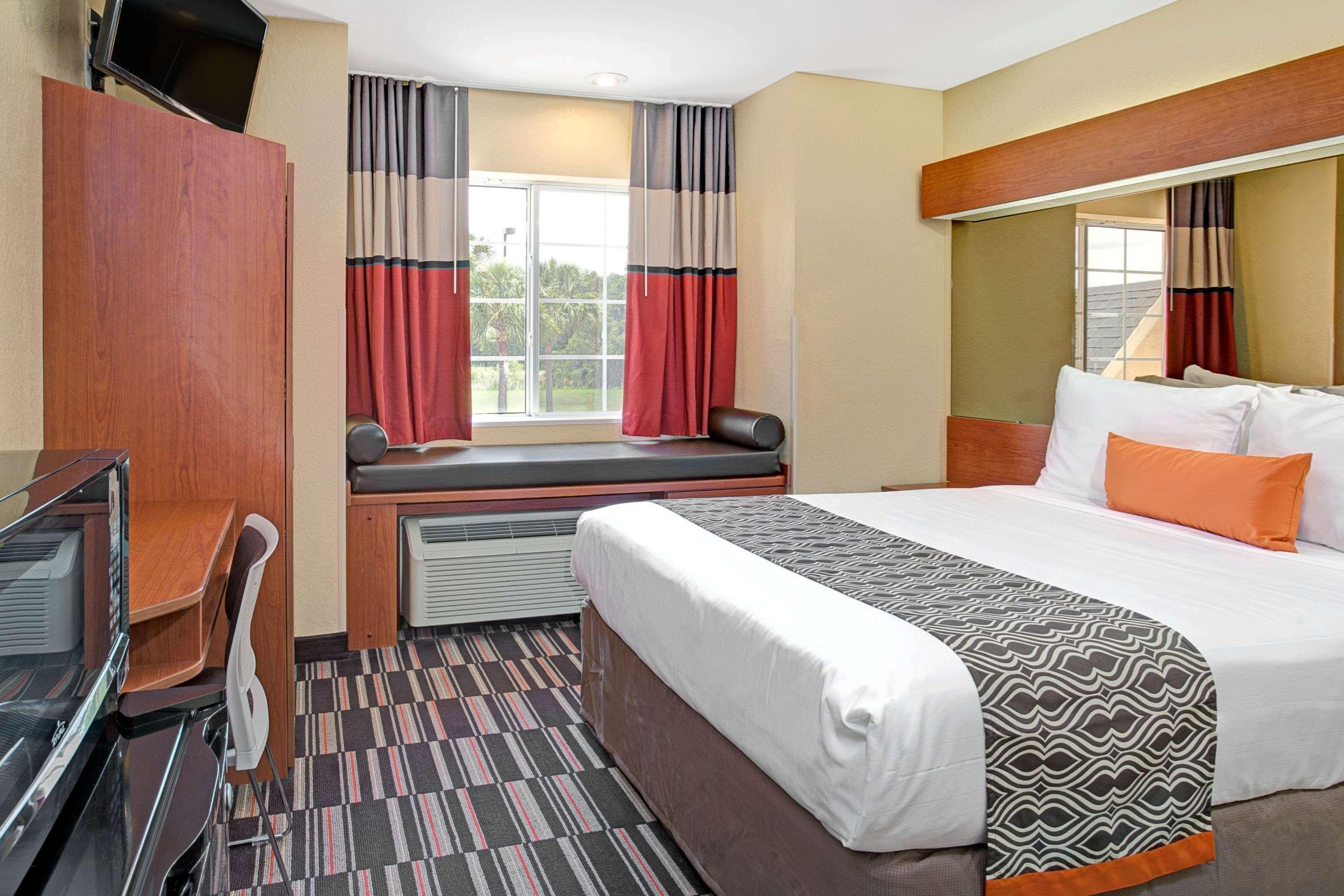 Microtel Inn & Suites By Wyndham Bushnell  Kültér fotó