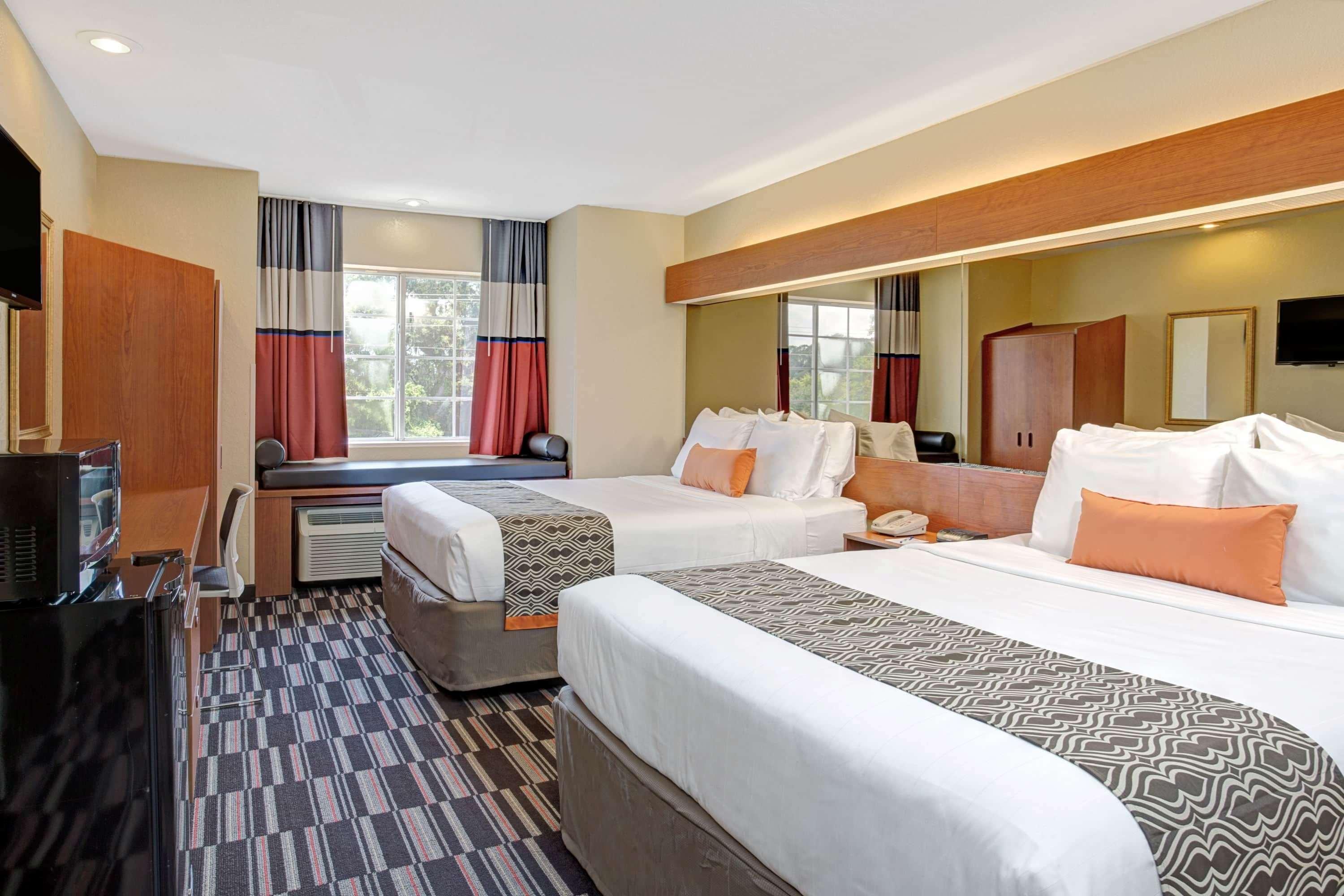 Microtel Inn & Suites By Wyndham Bushnell  Kültér fotó